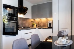 CHLADNIČKA VESTAVNÁ KCN2256J (5/7)