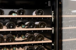 VINOTÉKA ECELLAR185 (9/17)